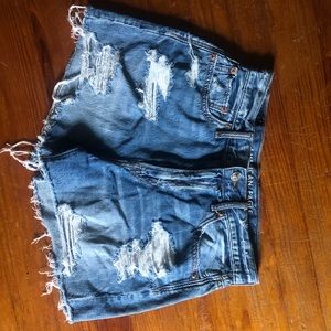 American Eagle 90’s boyfriend shorts